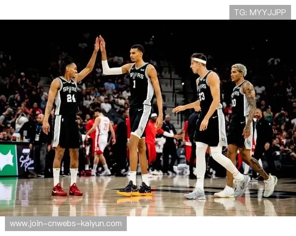 马刺队青涩中带火花，未来可期，马刺 队